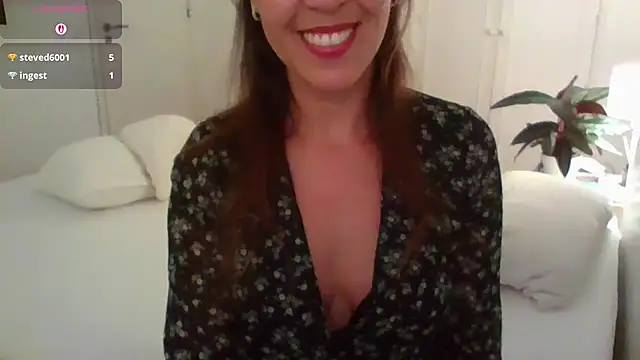 Snapshot of yournextdoorhottie chatting on 05/10/26, 12:38 yournextdoorhottie online show from 05/10/26, 12:38