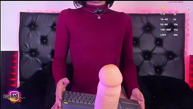 Skyler  blue4 online show from 01/31/25, 07:40