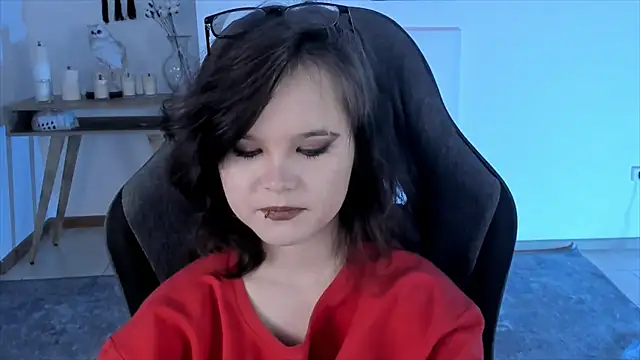 Snapshot of Elainebeness chatting on 12/11/24, 01:05 Elainebeness online show from 12/11/24, 01:05