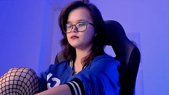 Snapshot of Elainebeness chatting on 12/15/24, 01:57 Elainebeness online show from 12/15/24, 01:57