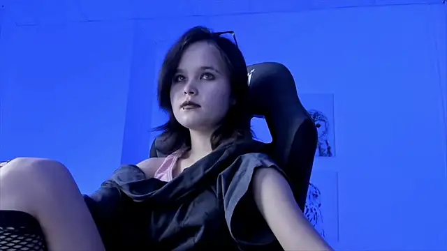 Snapshot of Elainebeness chatting on 12/25/24, 01:53 Elainebeness online show from 12/25/24, 01:53