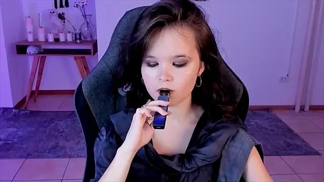 Snapshot of Elainebeness chatting on 12/27/24, 07:35 Elainebeness online show from 12/27/24, 07:35