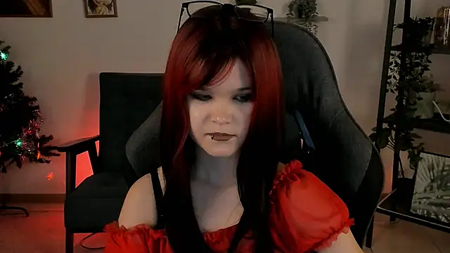 Snapshot of Elainebeness chatting on 12/29/24, 01:24 Elainebeness online show from 12/29/24, 01:24