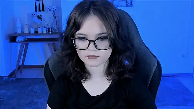 Snapshot of Elainebeness chatting on 12/29/24, 06:38 Elainebeness online show from 12/29/24, 06:38