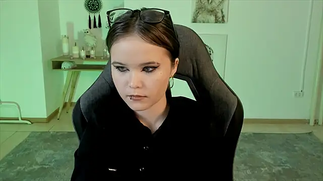 Snapshot of Elainebeness chatting on 01/15/25, 07:23 Elainebeness online show from 01/15/25, 07:23