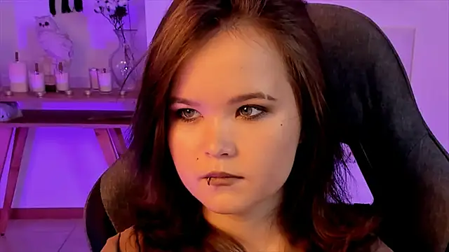 Snapshot of Elainebeness chatting on 01/25/25, 11:00 Elainebeness online show from 01/25/25, 11:00