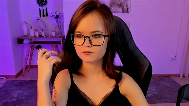 Snapshot of Elainebeness chatting on 01/26/25, 02:03 Elainebeness online show from 01/26/25, 02:03