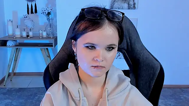 Snapshot of Elainebeness chatting on 02/04/25, 10:45 Elainebeness online show from 02/04/25, 10:45