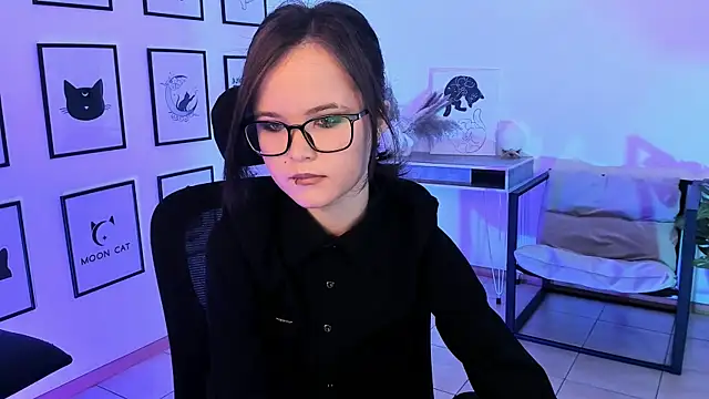 Snapshot of Elainebeness chatting on 02/05/25, 11:39 Elainebeness online show from 02/05/25, 11:39