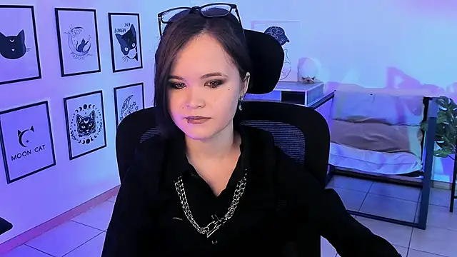 Snapshot of Elainebeness chatting on 02/06/25, 02:55 Elainebeness online show from 02/06/25, 02:55