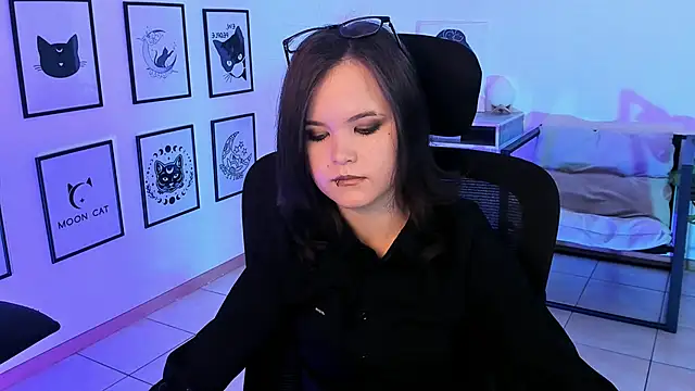 Snapshot of Elainebeness chatting on 02/06/25, 05:57 Elainebeness online show from 02/06/25, 05:57