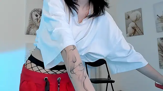 Snapshot of Elainebeness chatting on 02/08/25, 01:54 Elainebeness online show from 02/08/25, 01:54