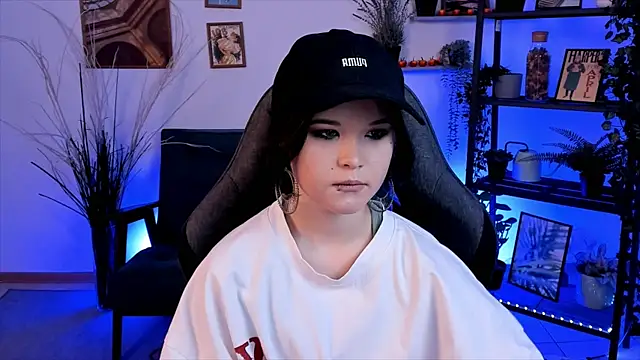 Snapshot of Elainebeness chatting on 03/06/25, 07:32 Elainebeness online show from 03/06/25, 07:32