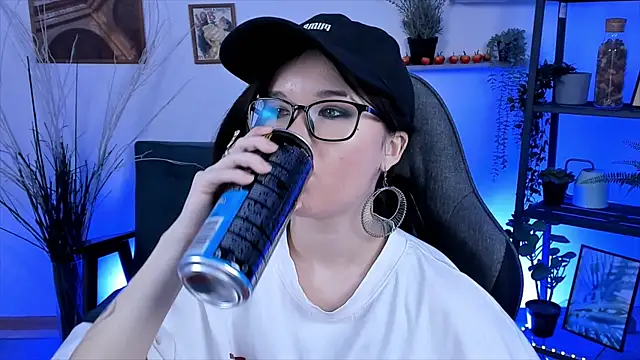 Snapshot of Elainebeness chatting on 03/06/25, 10:47 Elainebeness online show from 03/06/25, 10:47