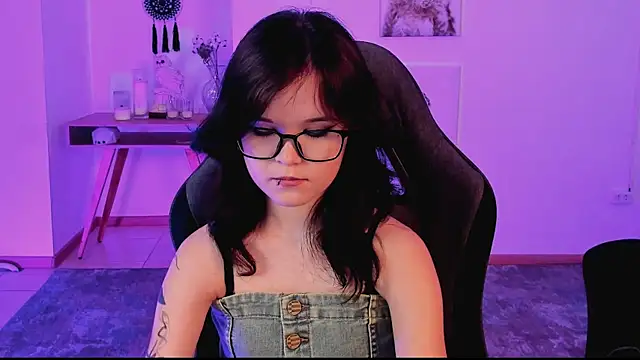 Snapshot of Elainebeness chatting on 03/09/25, 01:56 Elainebeness online show from 03/09/25, 01:56