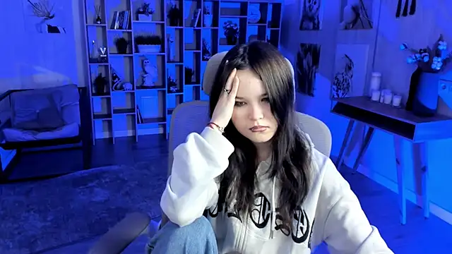 Snapshot of Elainebeness chatting on 10/22/25, 08:08 Elainebeness online show from 10/22/25, 08:08