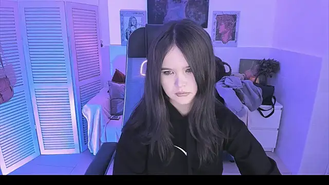 Snapshot of Elainebeness chatting on 10/24/25, 07:10 Elainebeness online show from 10/24/25, 07:10