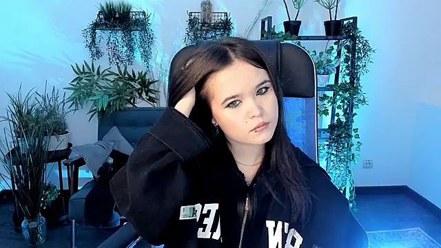 Snapshot of Elainebeness chatting on 11/22/25, 09:36 Elainebeness online show from 11/22/25, 09:36