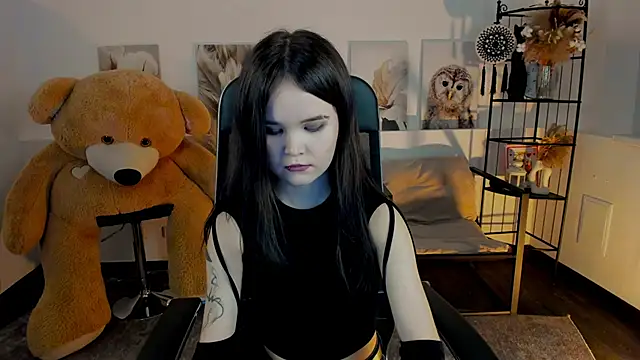 Snapshot of Elainebeness chatting on 11/26/25, 05:36 Elainebeness online show from 11/26/25, 05:36