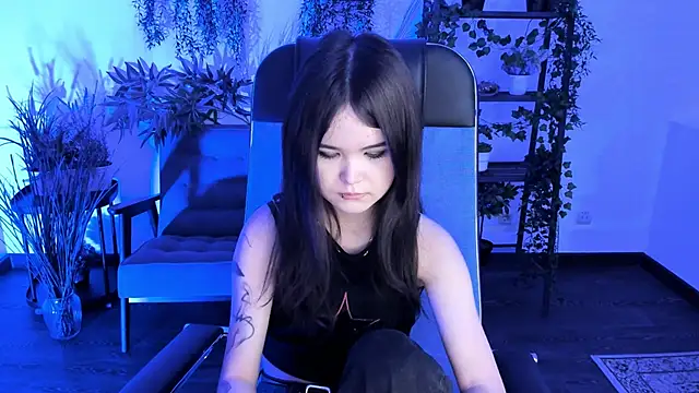 Snapshot of Elainebeness chatting on 12/02/25, 08:15 Elainebeness online show from 12/02/25, 08:15