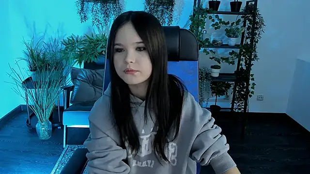 Snapshot of Elainebeness chatting on 12/21/25, 07:21 Elainebeness online show from 12/21/25, 07:21