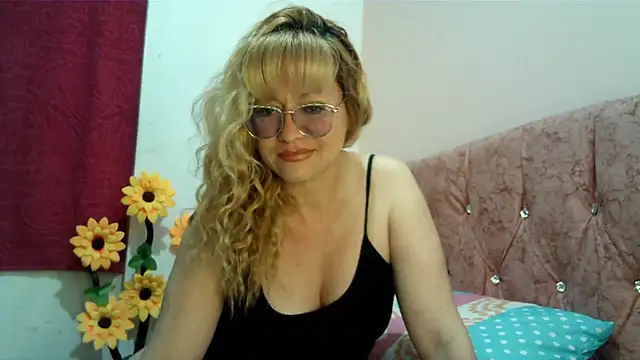 taylor198115 online show from 01/05/25, 07:49