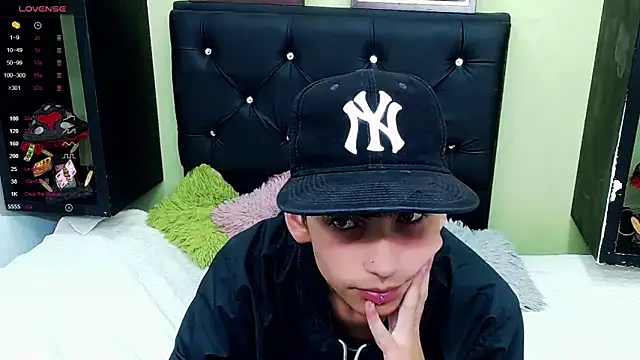 ttimy x boy online show from 01/22/25, 08:59