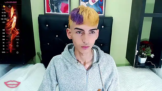 ttimy x boy online show from 03/07/25, 07:38