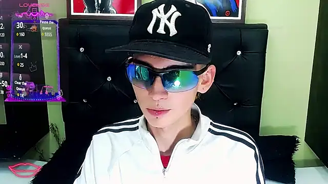 ttimy x boy online show from 03/08/25, 11:49