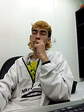 ttimy x boy online show from 03/17/26, 08:23