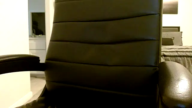 GirthBullger4You online show from 09/22/25, 05:53