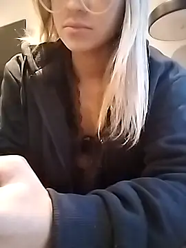 Snapshot of fofinhaa12 chatting on 09/15/25, 06:19 fofinhaa12 online show from 09/15/25, 06:19