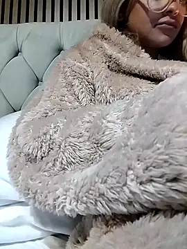 Snapshot of fofinhaa12 chatting on 11/07/25, 02:39 fofinhaa12 online show from 11/07/25, 02:39