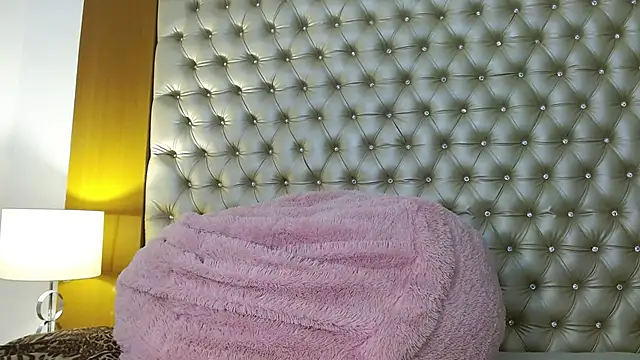 Snapshot of MegannMyerss chatting on 03/05/25, 08:21 MegannMyerss online show from 03/05/25, 08:21