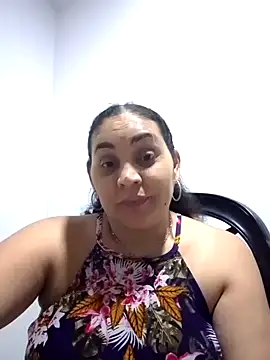 Snapshot of MirandaSoto chatting on 01/22/25, 03:41 MirandaSoto online show from 01/22/25, 03:41