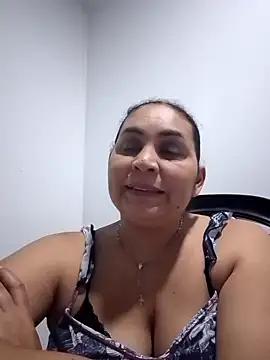 Snapshot of MirandaSoto chatting on 01/27/25, 03:47 MirandaSoto online show from 01/27/25, 03:47