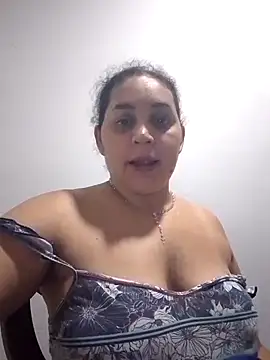 Snapshot of MirandaSoto chatting on 01/27/25, 11:43 MirandaSoto online show from 01/27/25, 11:43