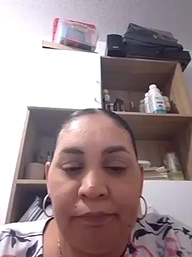 Snapshot of MirandaSoto chatting on 01/27/25, 02:46 MirandaSoto online show from 01/27/25, 02:46