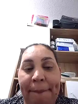 Snapshot of MirandaSoto chatting on 01/29/25, 06:18 MirandaSoto online show from 01/29/25, 06:18