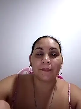 Snapshot of MirandaSoto chatting on 01/31/25, 03:41 MirandaSoto online show from 01/31/25, 03:41