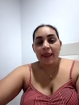 Snapshot of MirandaSoto chatting on 02/06/25, 03:37 MirandaSoto online show from 02/06/25, 03:37