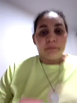 Snapshot of MirandaSoto chatting on 02/10/25, 12:18 MirandaSoto online show from 02/10/25, 12:18