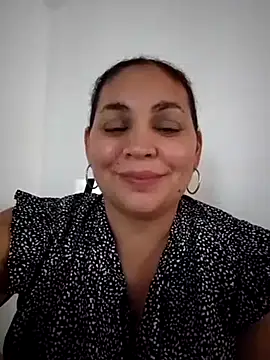 Snapshot of MirandaSoto chatting on 02/21/25, 08:16 MirandaSoto online show from 02/21/25, 08:16