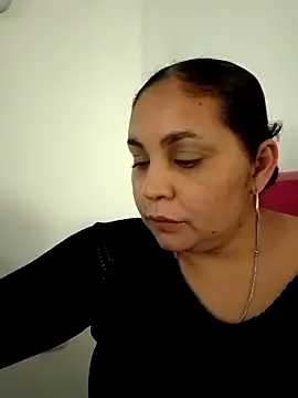 Snapshot of MirandaSoto chatting on 02/25/25, 05:36 MirandaSoto online show from 02/25/25, 05:36