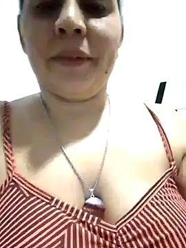 Snapshot of MirandaSoto chatting on 02/26/25, 03:21 MirandaSoto online show from 02/26/25, 03:21