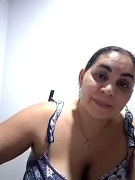 Snapshot of MirandaSoto chatting on 02/27/25, 03:36 MirandaSoto online show from 02/27/25, 03:36