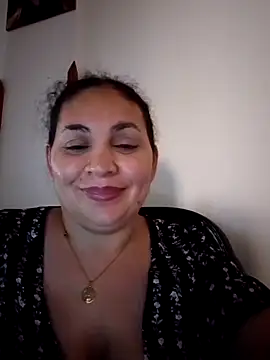 Snapshot of MirandaSoto chatting on 03/03/25, 03:09 MirandaSoto online show from 03/03/25, 03:09