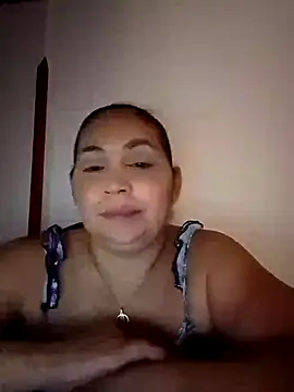 Snapshot of MirandaSoto chatting on 03/04/25, 04:09 MirandaSoto online show from 03/04/25, 04:09