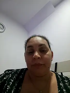 Snapshot of MirandaSoto chatting on 03/07/25, 04:13 MirandaSoto online show from 03/07/25, 04:13