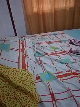 Snapshot of MirandaSoto chatting on 03/07/25, 08:22 MirandaSoto online show from 03/07/25, 08:22